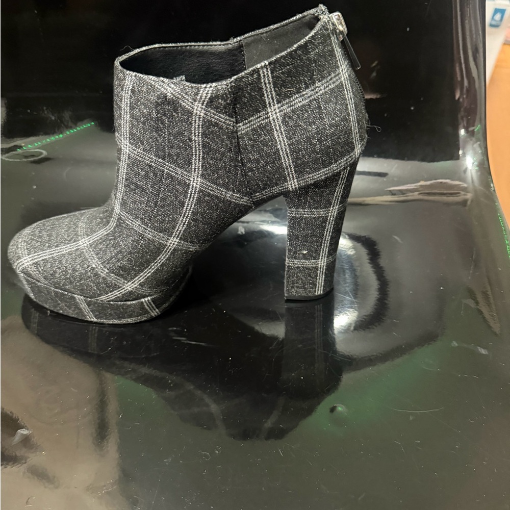 Jessica Simpson Black and Gray Plaid Heeled Boots